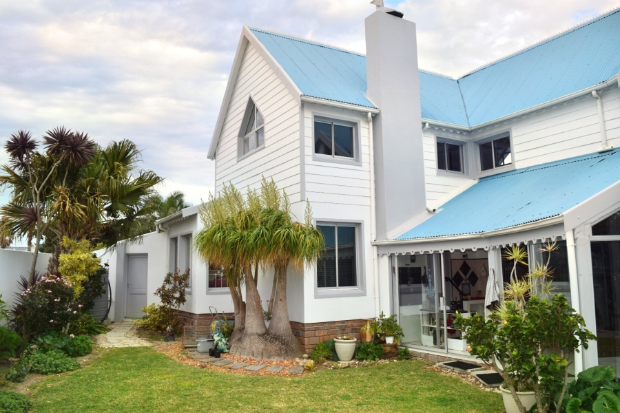 4 Bedroom Property for Sale in Marina Martinique Eastern Cape